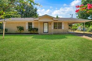 351 NE 6th - Photo 1