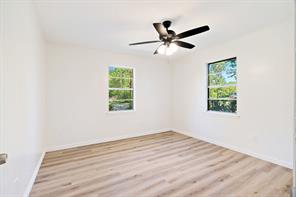 351 NE 6th - Photo 6