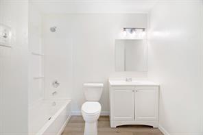 351 NE 6th - Photo 7