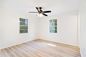 351 NE 6th - Photo 9