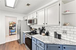1115 E 6th Street - Photo 13