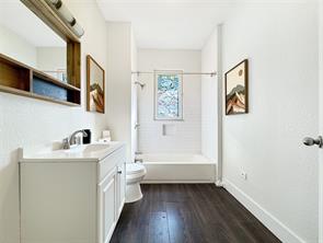 2847 Metropolitan Avenue - Photo 5