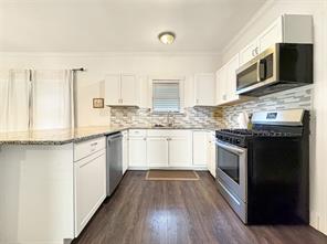 2847 Metropolitan Avenue - Photo 6