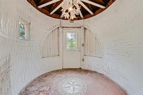 501 Lakeshore Road - Photo 2