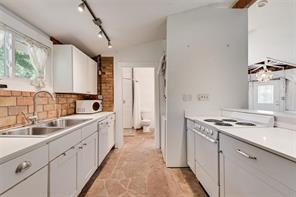 501 Lakeshore Road - Photo 4