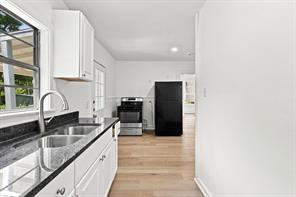604 E Morton Street - Photo 3