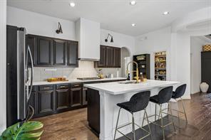 1714 Sherwood Drive - Photo 2