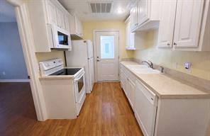1825 Glenway Drive - Photo 7