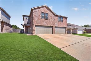 606 E College Street - Photo 1