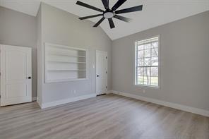 125 Devon Court - Photo 14