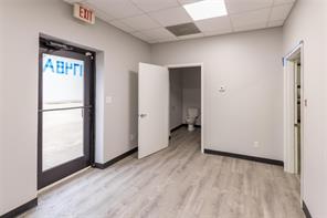 1748 N Main - Photo 2