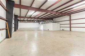 1748 N Main - Photo 4
