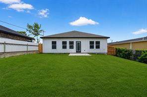 2817 Clinton Avenue - Photo 4