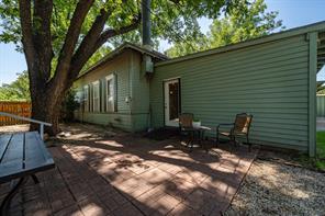 401 N Avenue H - Photo 39