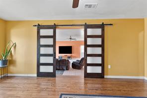 2439 Inadale Avenue - Photo 11