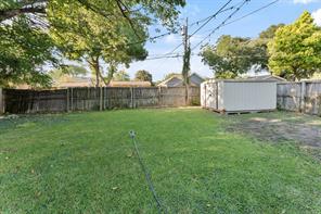 2439 Inadale Avenue - Photo 28