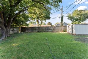 2439 Inadale Avenue - Photo 29