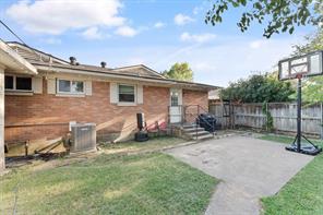 2439 Inadale Avenue - Photo 30