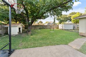 2439 Inadale Avenue - Photo 32