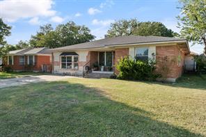 2439 Inadale Avenue - Photo 4