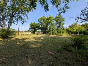 910 N Houston Avenue - Photo 1
