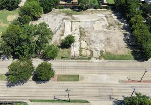 301/325 N Town East Boulevard - Photo 1