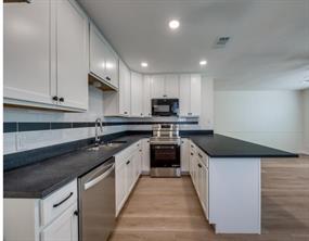 1721 W Walker Street - Photo 2