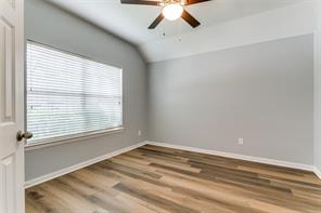 815 Creekside Drive - Photo 5