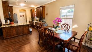 315 E Brockett Street - Photo 14