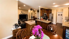 315 E Brockett Street - Photo 15