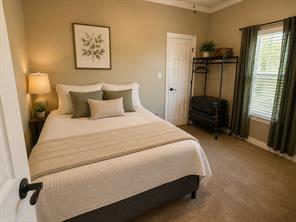 315 E Brockett Street - Photo 16