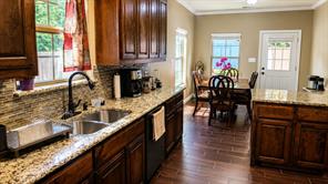 315 E Brockett Street - Photo 17