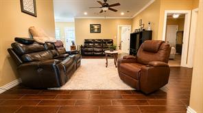 315 E Brockett Street - Photo 18