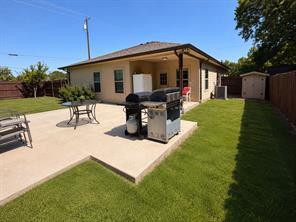 315 E Brockett Street - Photo 6