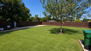 315 E Brockett Street - Photo 8