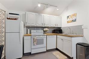 2518 Marvin Avenue - Photo 32