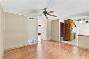 2107 10th Street - Photo 6