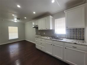 1225 Blalock Avenue - Photo 11
