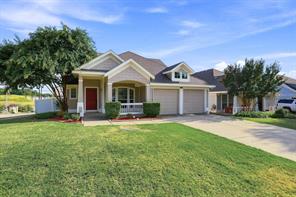 2401 Parkview Drive - Photo 1