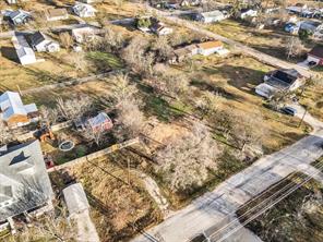 605 E Adams Street - Photo 2