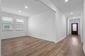 2005 Eucalyptus Avenue - Photo 4