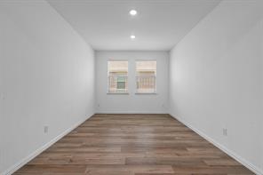 2005 Eucalyptus Avenue - Photo 5