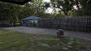 608 W 6th Street - Photo 12