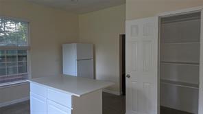 608 W 6th Street - Photo 4