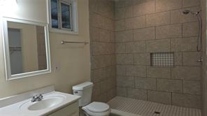 608 W 6th Street - Photo 9