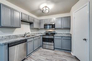 321 Queens Court S - Photo 2