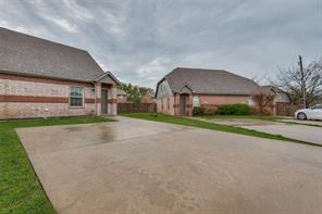 321 Queens Court S - Photo 9