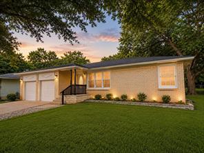 425 AUSTIN Street - Photo 1
