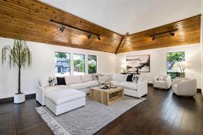 11901 Woodbridge Drive - Photo 4