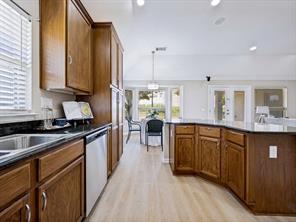 11217 Southerland Drive - Photo 10